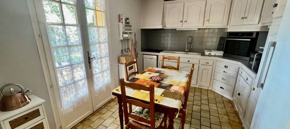 Casa de 4 habitaciónes en Robion, France No. 285631 6