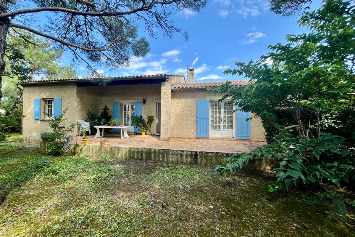 Casa de 4 habitaciónes en Robion, France No. 285631