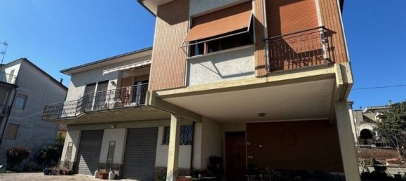 10-Zimmer Villa in Foiano della Chiana, Italy, Nr. 225176 2
