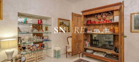 8 rooms Apartment in Florence, Italy No. 206337 18