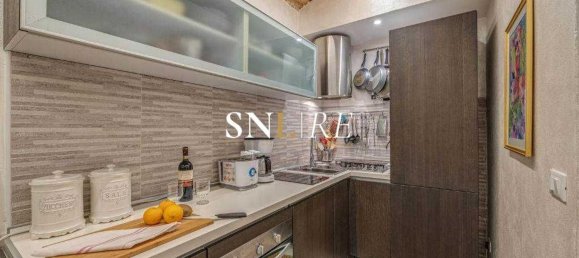 8 rooms Apartment in Florence, Italy No. 206337 22