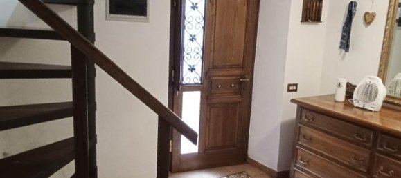 4 rooms House in Carrara, Italy No. 257148 2