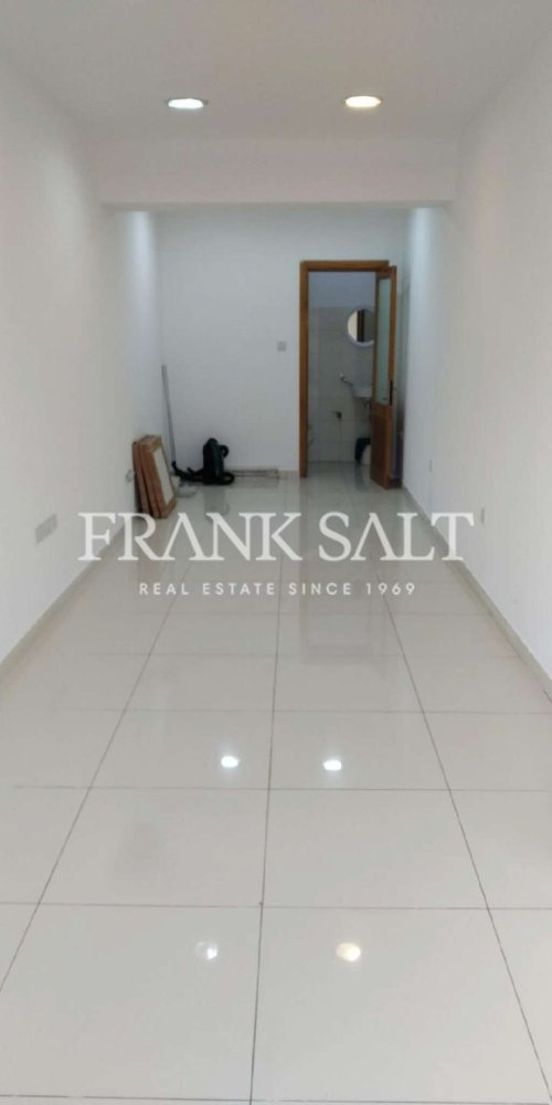 Bureau à Saint Julian's, Malta 23m² No. 12759