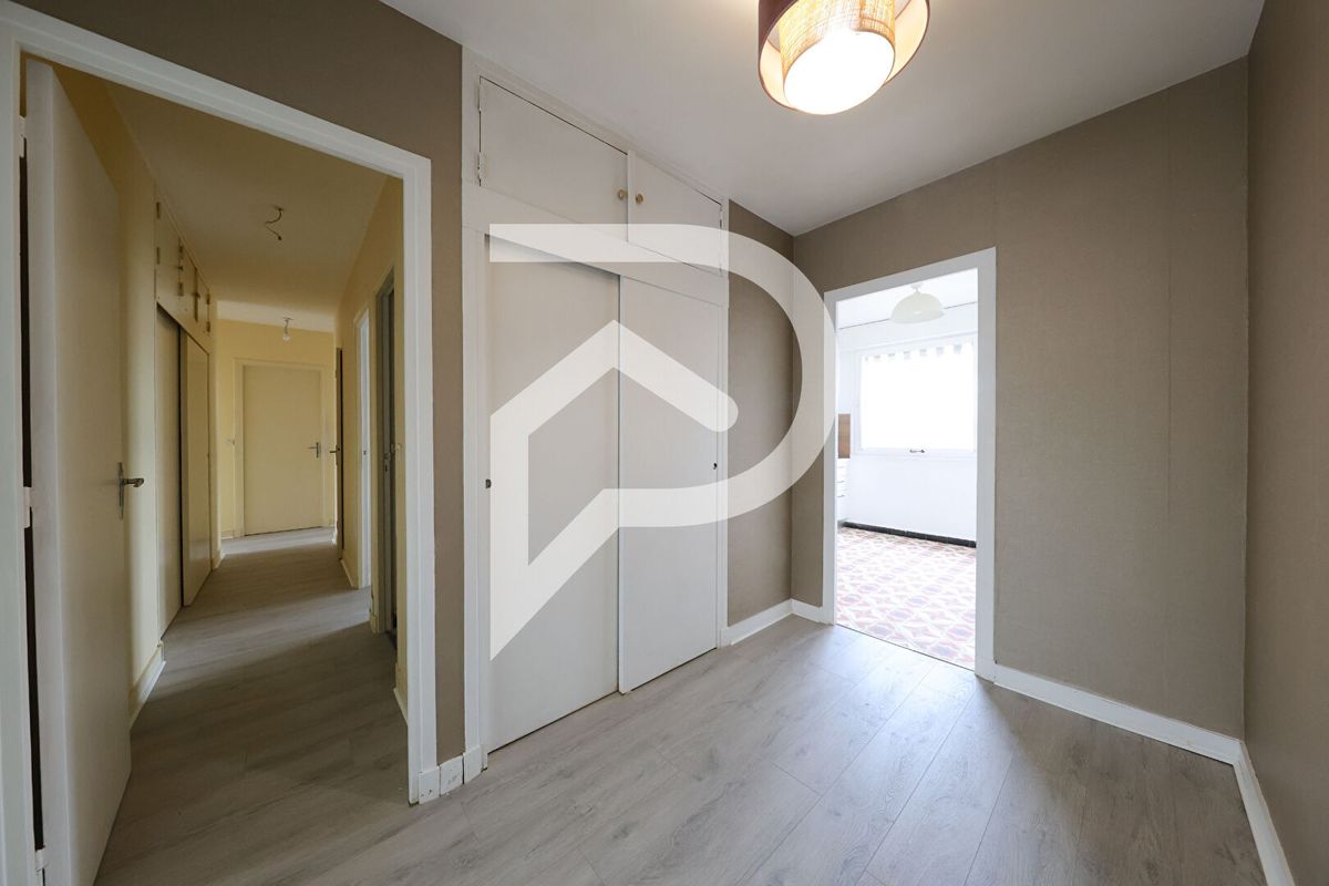 Apartamento de 3 dormitorios en Evry, France No. 121555