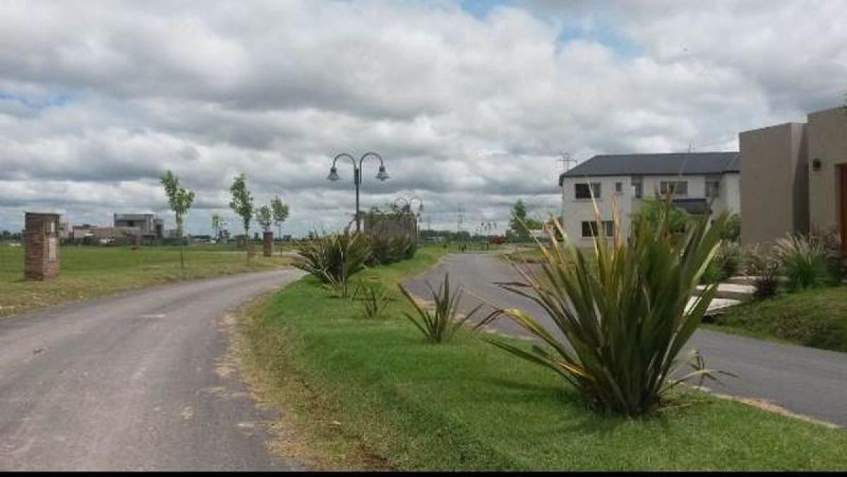  Land in Escobar, Argentina No. 116067