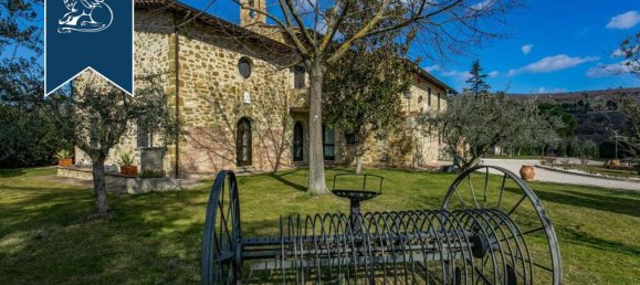 8 bedrooms Commercial property in Assisi, Italy No. 386277 23