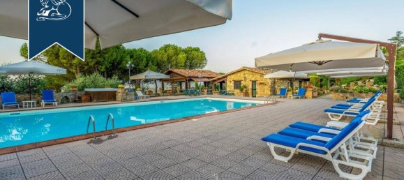 8 bedrooms Commercial property in Assisi, Italy No. 386277 13