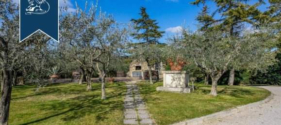 8 bedrooms Commercial property in Assisi, Italy No. 386277 31