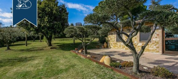 8 bedrooms Commercial property in Assisi, Italy No. 386277 25