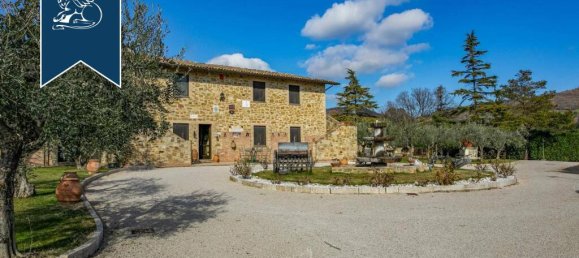 8 bedrooms Commercial property in Assisi, Italy No. 386277 18