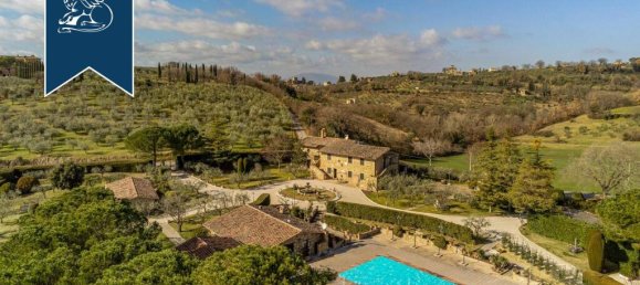 8 bedrooms Commercial property in Assisi, Italy No. 386277 2