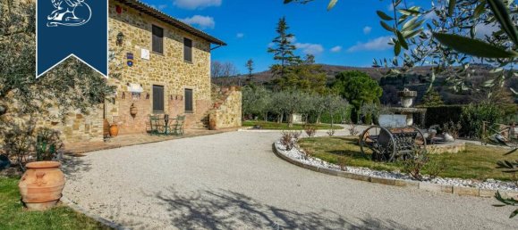 8 bedrooms Commercial property in Assisi, Italy No. 386277 19