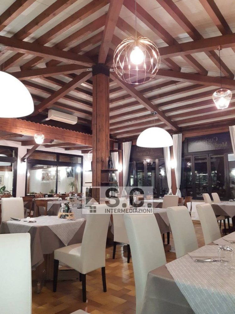 Gewerbliche Immobilie in Dolo, Italy 550m², Nr. 267456