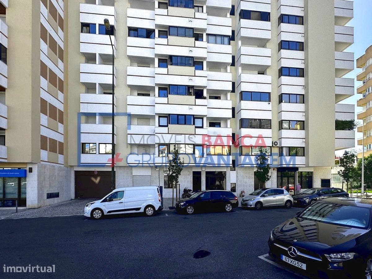 6 bedrooms Apartment in Lisbon, Portugal No. 79500