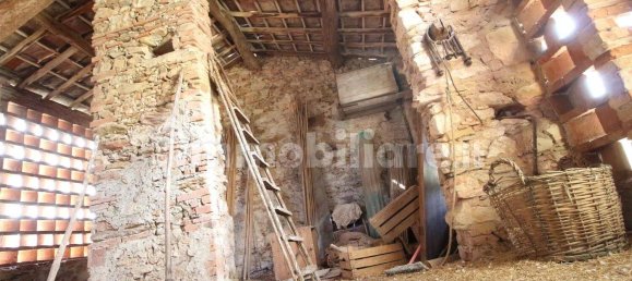 2 bedrooms House in Lucca, Italy No. 330070 8