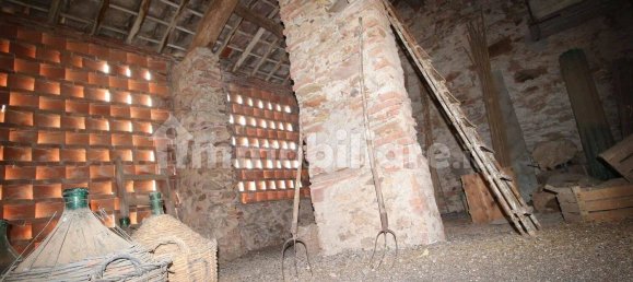 2 bedrooms House in Lucca, Italy No. 330070 5