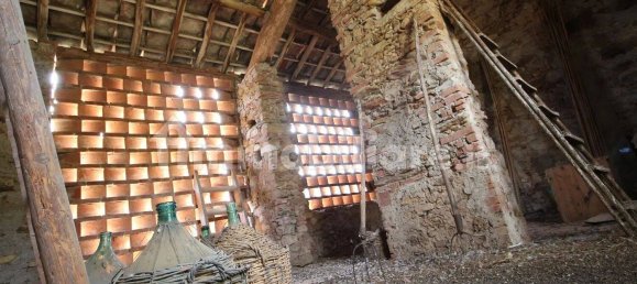 2 bedrooms House in Lucca, Italy No. 330070 7