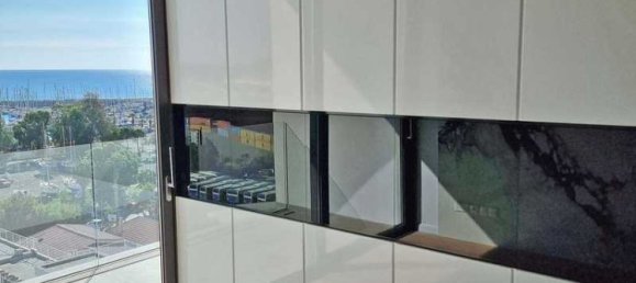 3 bedrooms Apartment in Larnaca, Cyprus No. 8373 3