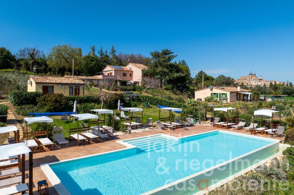 14 Schlafzimmer Grundstück in Ancona, Italy, Nr. 160283