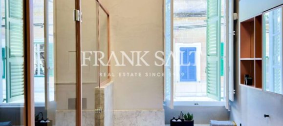 4 bedrooms Townhouse in Sliema, Malta No. 2700 23