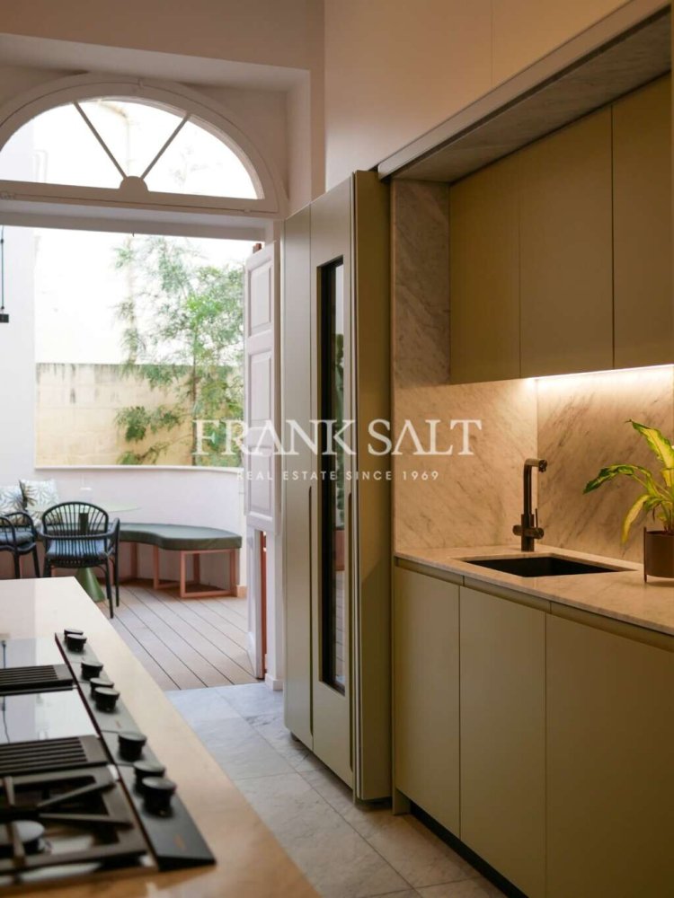 4 bedrooms Townhouse in Sliema, Malta No. 2700
