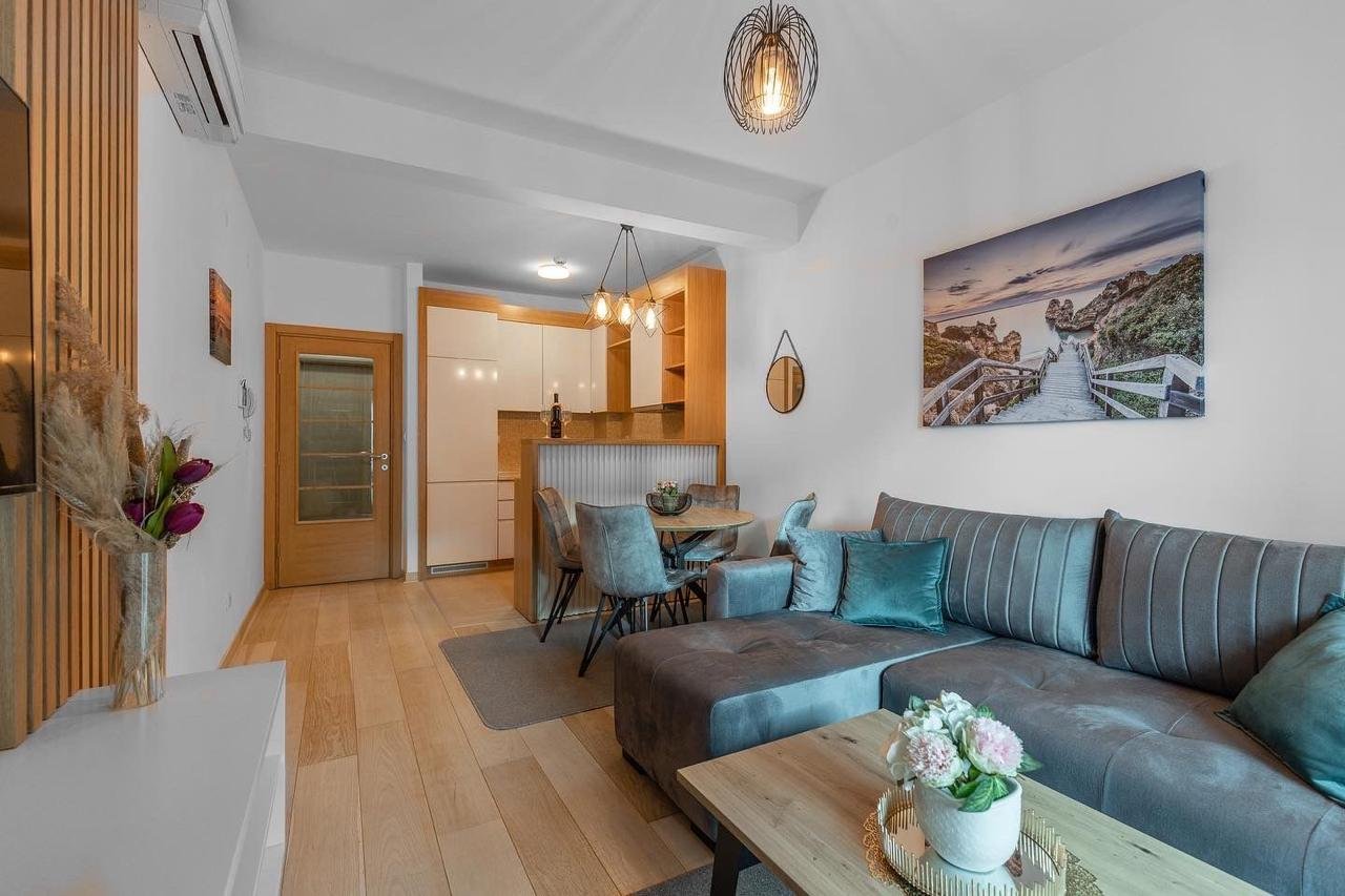 1 bedroom Apartment in Budva, Montenegro No. 2006