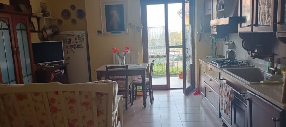 3-salle Appartement à Matrice, Italy No. 237302 10