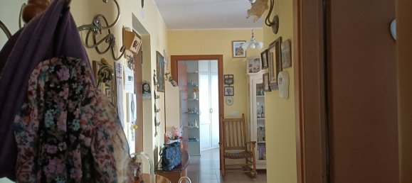 3-salle Appartement à Matrice, Italy No. 237302 12