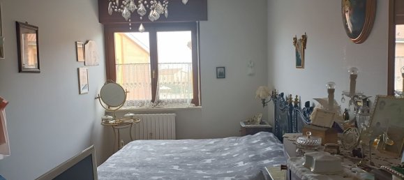 3-salle Appartement à Matrice, Italy No. 237302 11