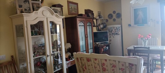 3-salle Appartement à Matrice, Italy No. 237302 9