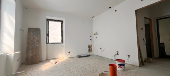 3 bedrooms Apartment in Carugo, Italy No. 359725 38