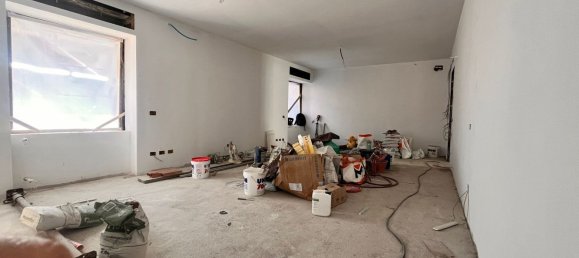 3 bedrooms Apartment in Carugo, Italy No. 359725 8