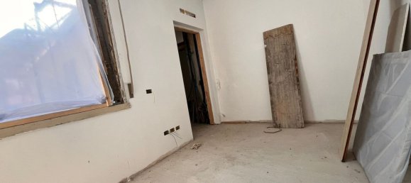 3 bedrooms Apartment in Carugo, Italy No. 359725 20