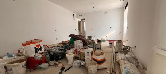 3 bedrooms Apartment in Carugo, Italy No. 359725 6