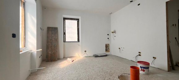3 bedrooms Apartment in Carugo, Italy No. 359725 33