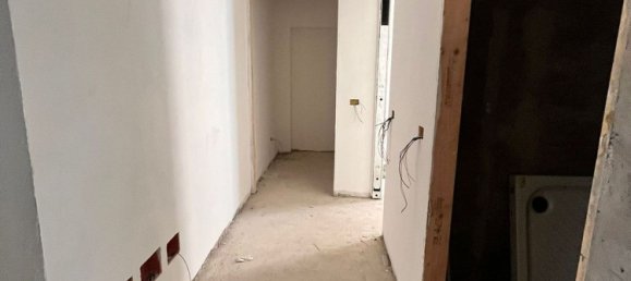 3 bedrooms Apartment in Carugo, Italy No. 359725 11