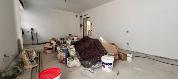 3 bedrooms Apartment in Carugo, Italy No. 359725 7