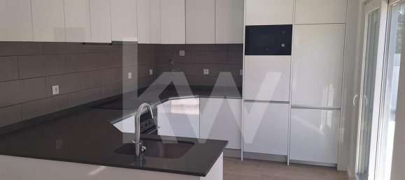 4 bedrooms House in Sesimbra, Portugal No. 145856 7