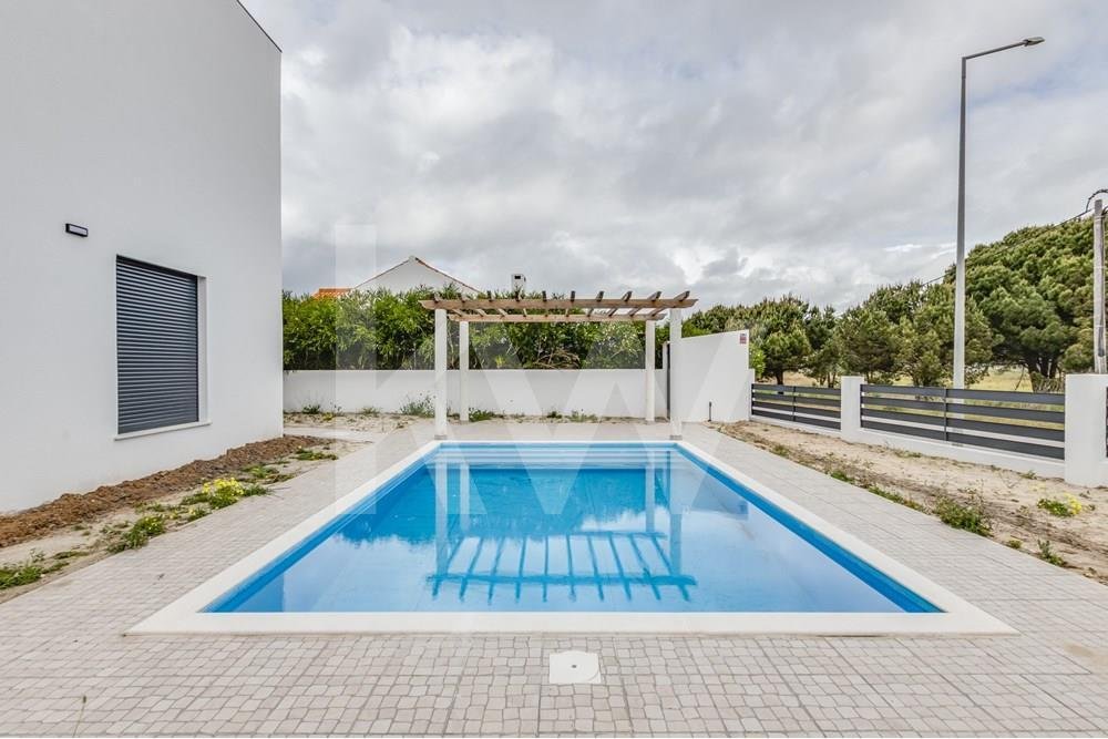 4 bedrooms House in Sesimbra, Portugal No. 145856