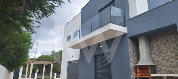 4 bedrooms House in Sesimbra, Portugal No. 145856 2