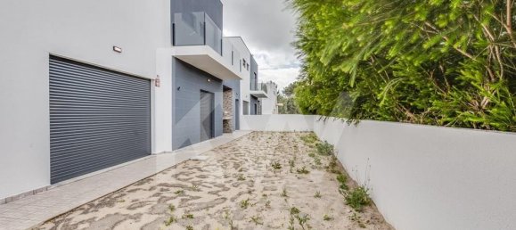 4 bedrooms House in Sesimbra, Portugal No. 145856 3