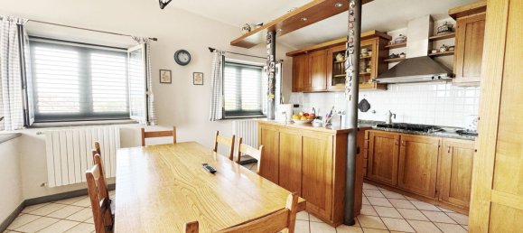 5 bedrooms House in Campi Bisenzio, Italy No. 379046 14