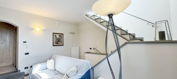 5 bedrooms House in Campi Bisenzio, Italy No. 379046 4