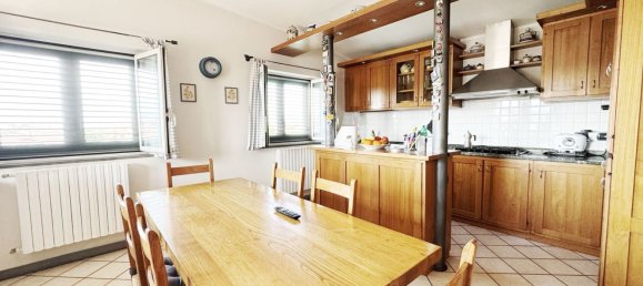 5 bedrooms House in Campi Bisenzio, Italy No. 379046 13