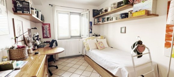 5 bedrooms House in Campi Bisenzio, Italy No. 379046 32