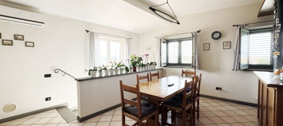 5 bedrooms House in Campi Bisenzio, Italy No. 379046 12