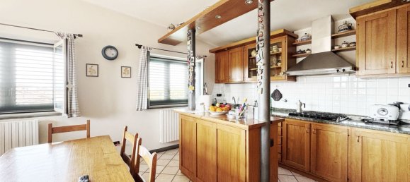 5 bedrooms House in Campi Bisenzio, Italy No. 379046 11