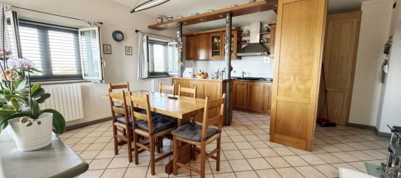 5 bedrooms House in Campi Bisenzio, Italy No. 379046 10