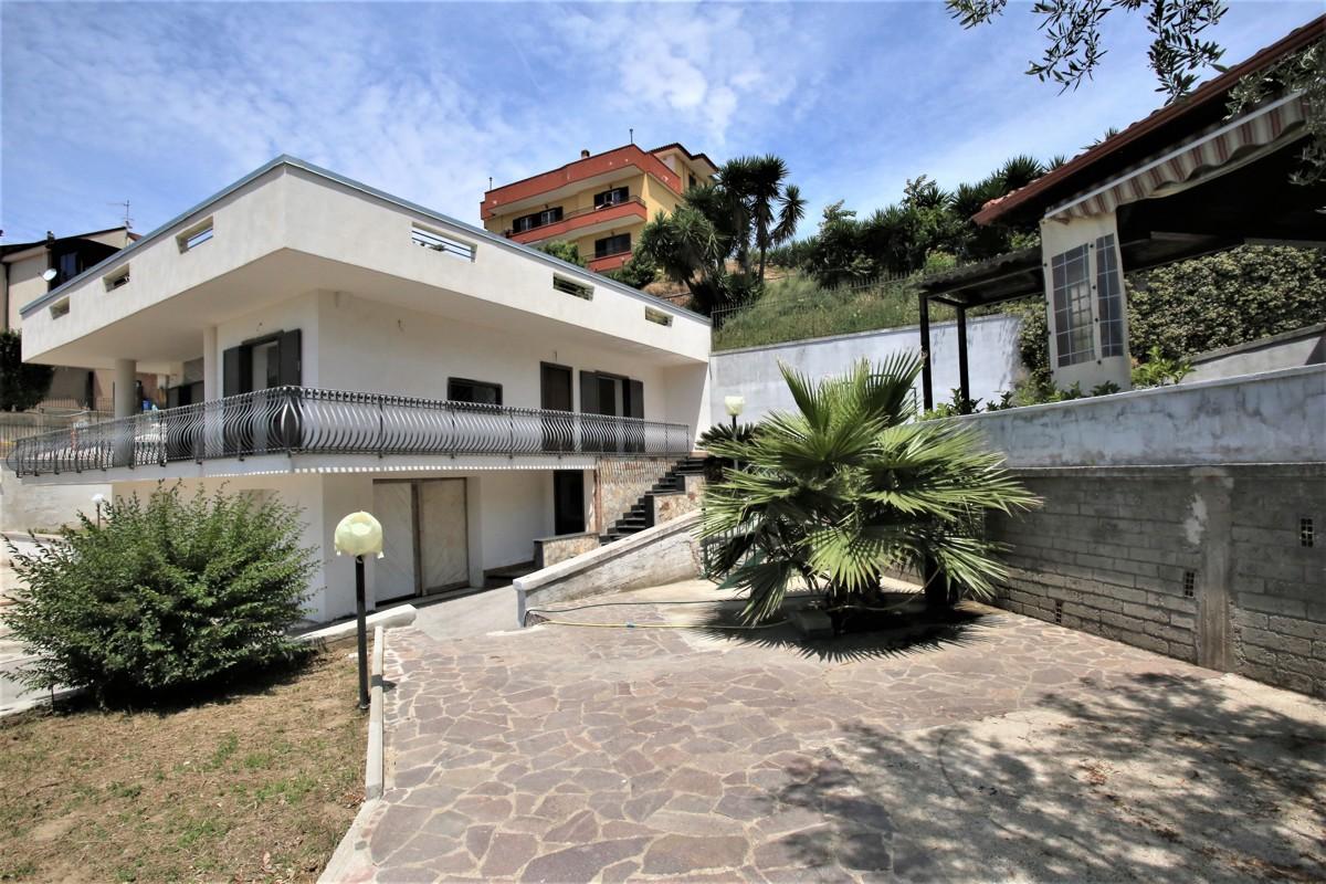 5 rooms Villa in Marano di Napoli, Italy No. 108945