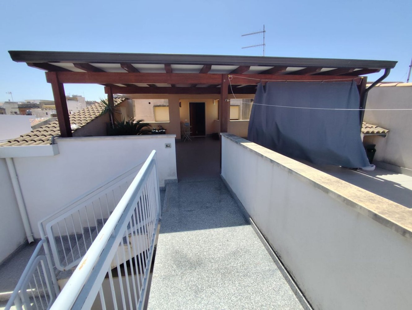 Ático de 3 habitaciónes en Vittoria, Italy No. 257730